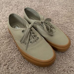 vans authentic canteen